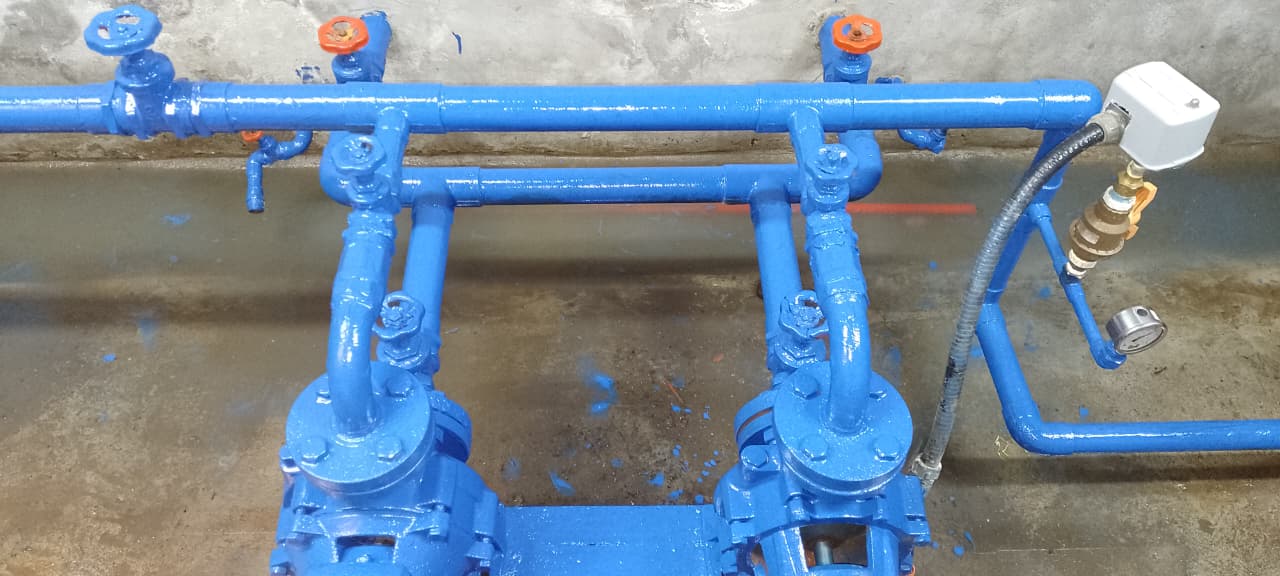Detalle de piping y control hidraulico