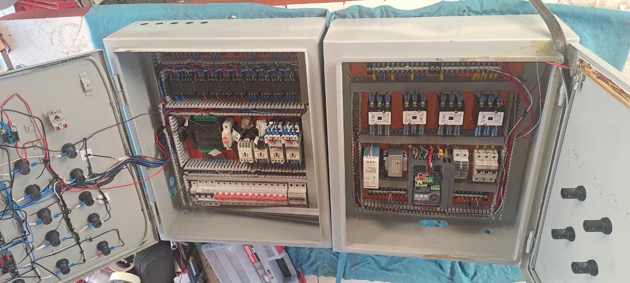 Tableros eléctricos armados en taller